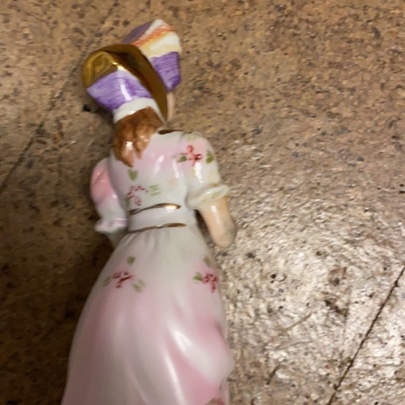 Vintage Porcelain Girl Figurine - Picture 6 of 11